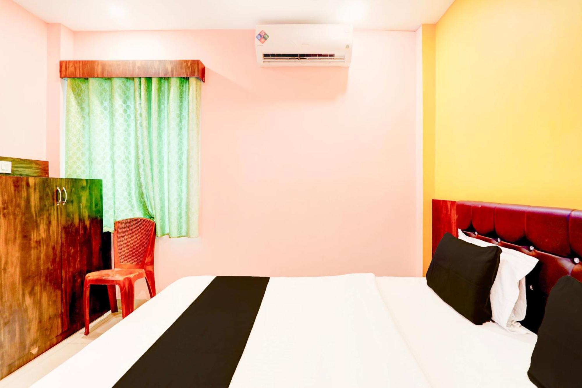 Hotel O Jagdish Palace Puri Buitenkant foto
