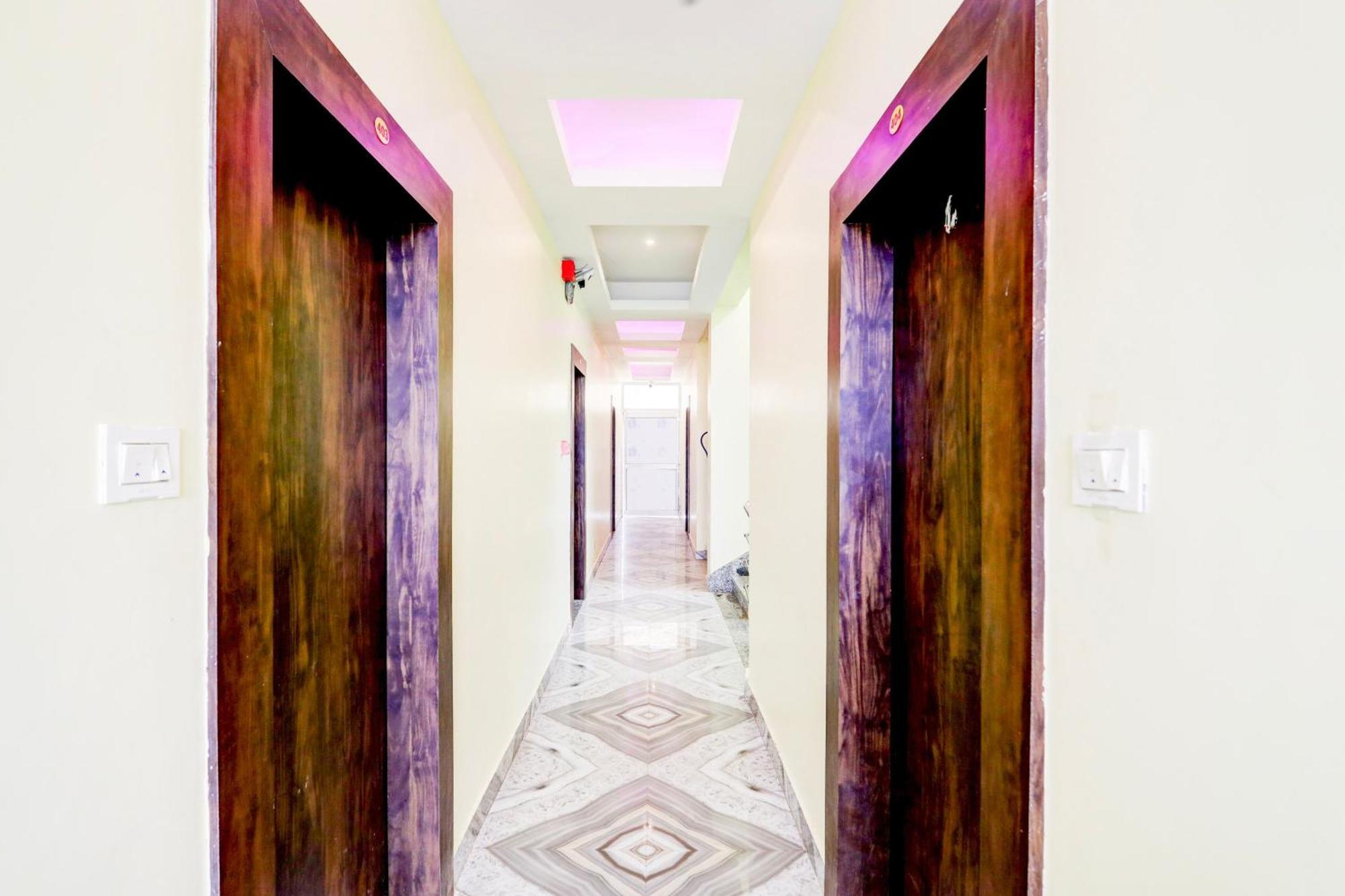 Hotel O Jagdish Palace Puri Buitenkant foto